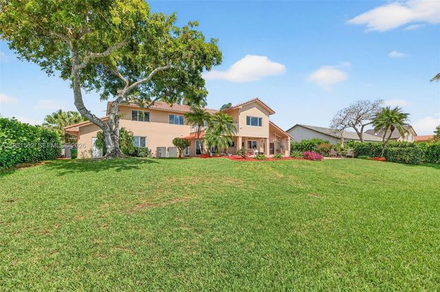 10376 SW 18th St, Davie, FL 33324