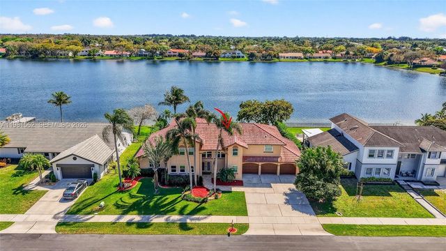 10376 SW 18th St, Davie, FL 33324