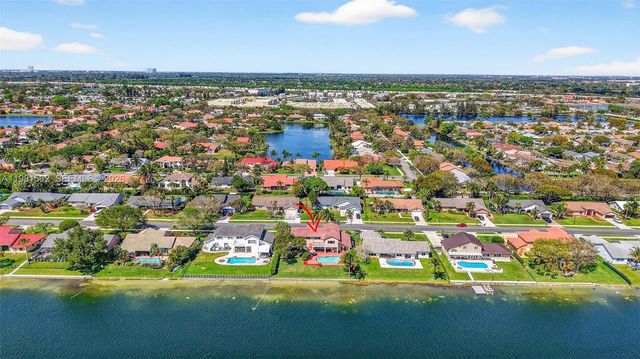 10376 SW 18th St, Davie, FL 33324