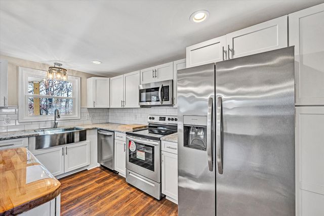 1088 Piney Grove School RD, Moneta, VA 24121