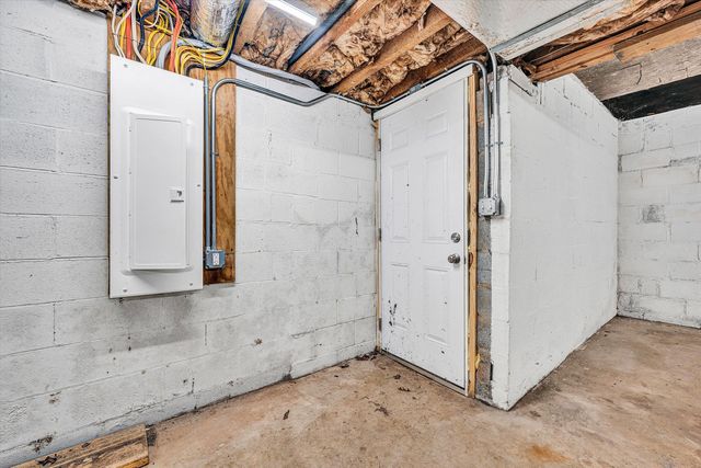 1088 Piney Grove School RD, Moneta, VA 24121