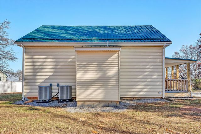 1088 Piney Grove School RD, Moneta, VA 24121