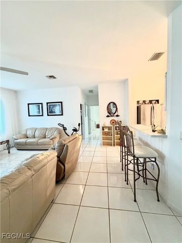 4316 Jacaranda PKWY W, Cape Coral, FL 33993