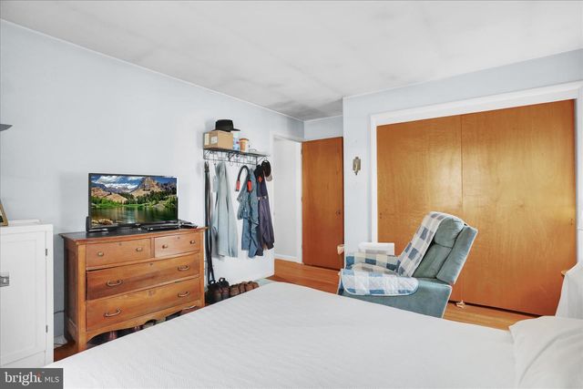 227 W NEVERSINK RD, Reading, PA 19606