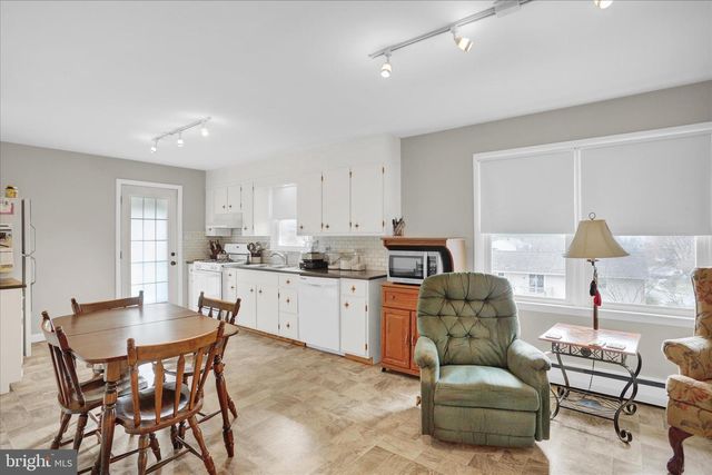 227 W NEVERSINK RD, Reading, PA 19606