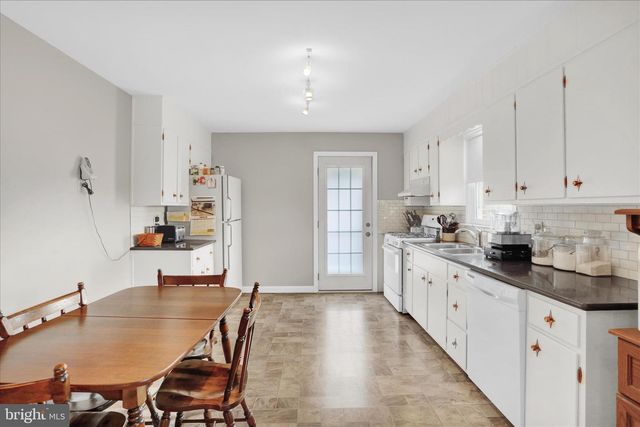 227 W NEVERSINK RD, Reading, PA 19606