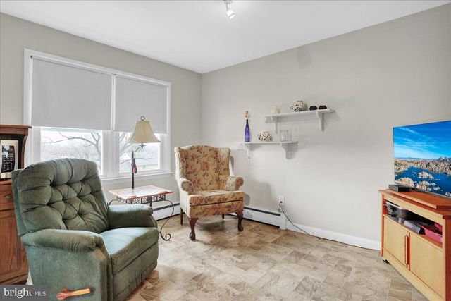 227 W NEVERSINK RD, Reading, PA 19606