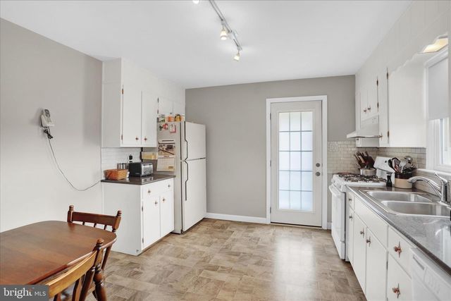 227 W NEVERSINK RD, Reading, PA 19606