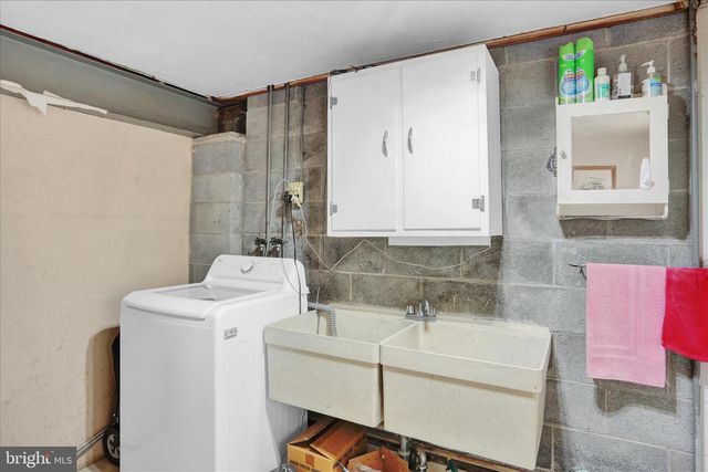 227 W NEVERSINK RD, Reading, PA 19606