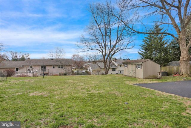 227 W NEVERSINK RD, Reading, PA 19606