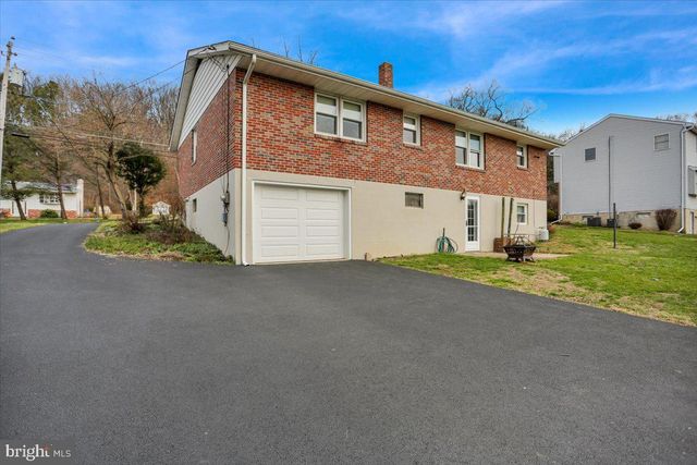 227 W NEVERSINK RD, Reading, PA 19606