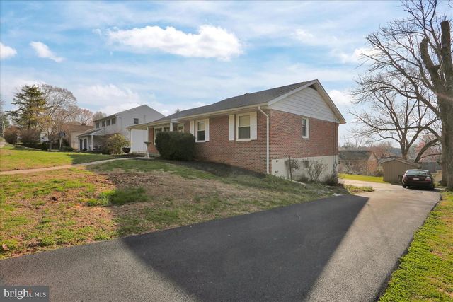 227 W NEVERSINK RD, Reading, PA 19606