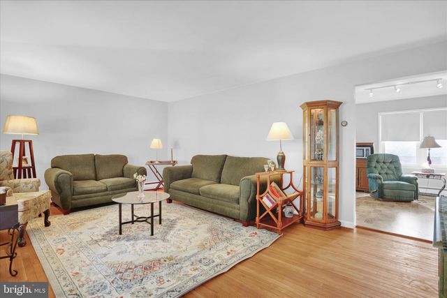 227 W NEVERSINK RD, Reading, PA 19606