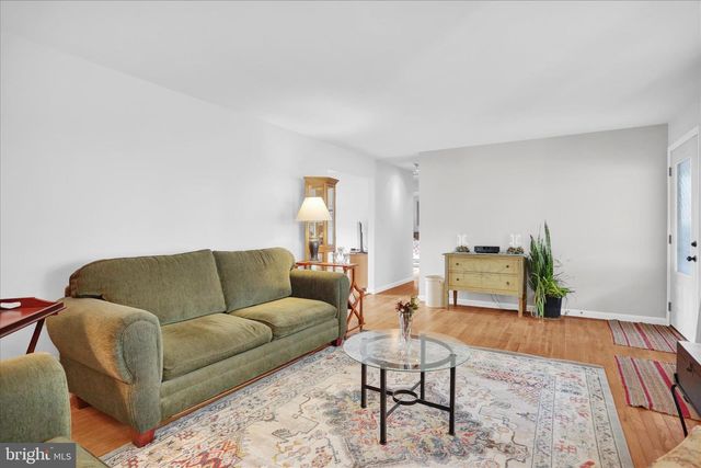 227 W NEVERSINK RD, Reading, PA 19606