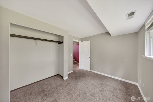 945 Walker Avenue, Oak Harbor, WA 98277