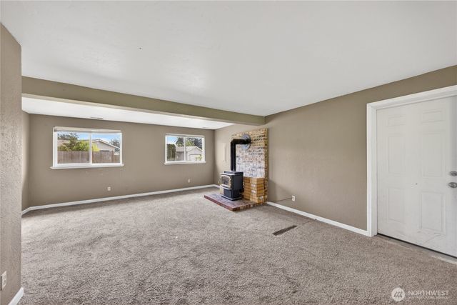 945 Walker Avenue, Oak Harbor, WA 98277