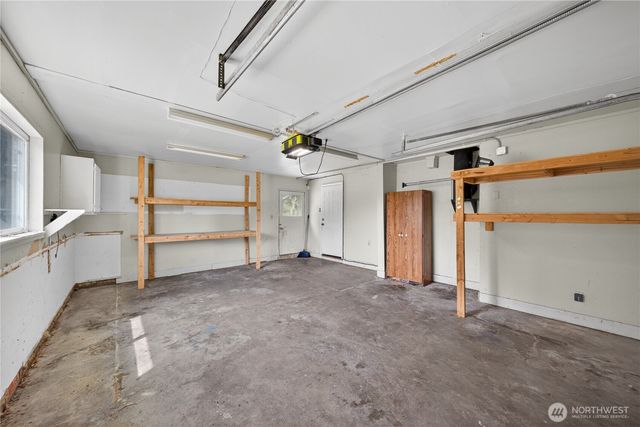 945 Walker Avenue, Oak Harbor, WA 98277