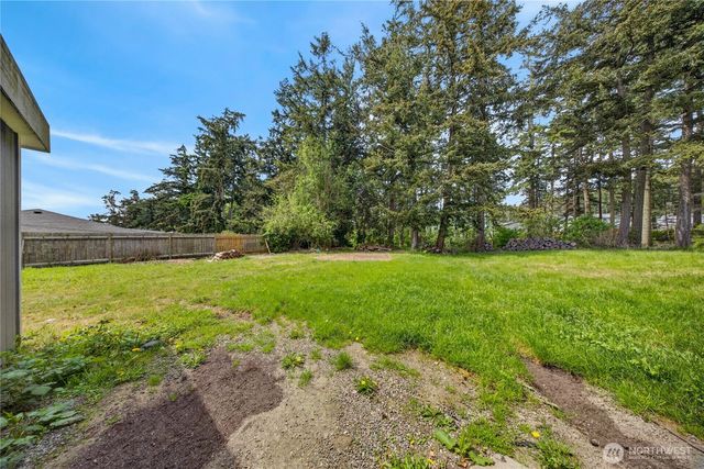 945 Walker Avenue, Oak Harbor, WA 98277
