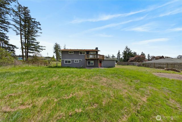 945 Walker Avenue, Oak Harbor, WA 98277