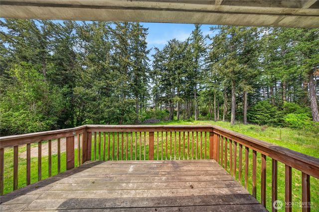 945 Walker Avenue, Oak Harbor, WA 98277