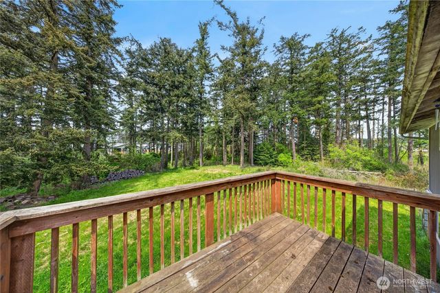 945 Walker Avenue, Oak Harbor, WA 98277