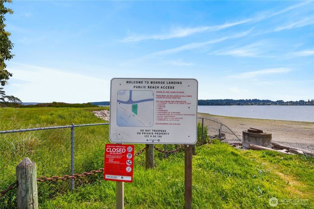 945 Walker Avenue, Oak Harbor, WA 98277