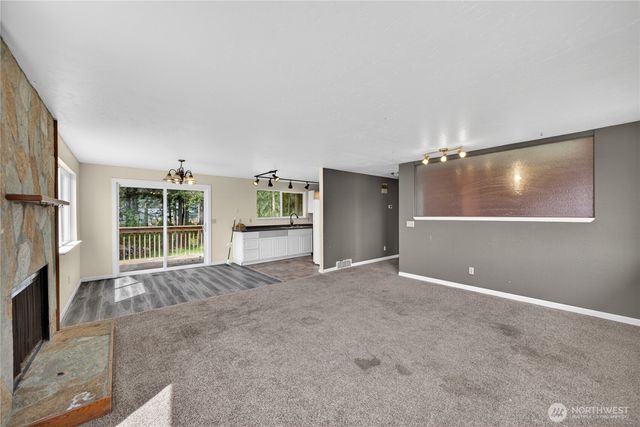 945 Walker Avenue, Oak Harbor, WA 98277