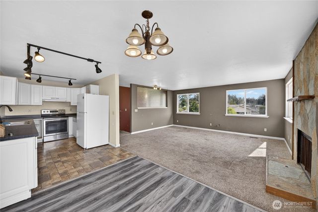 945 Walker Avenue, Oak Harbor, WA 98277