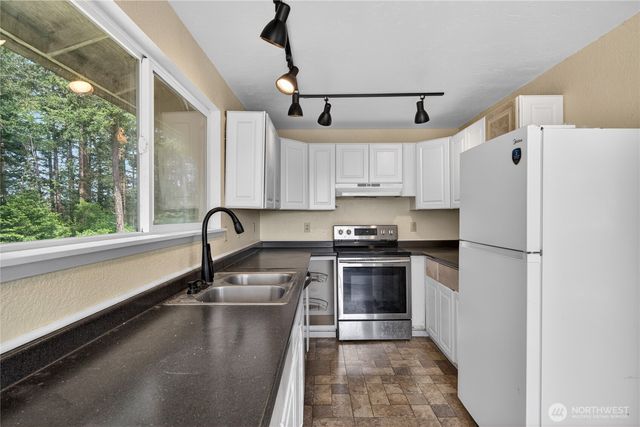 945 Walker Avenue, Oak Harbor, WA 98277