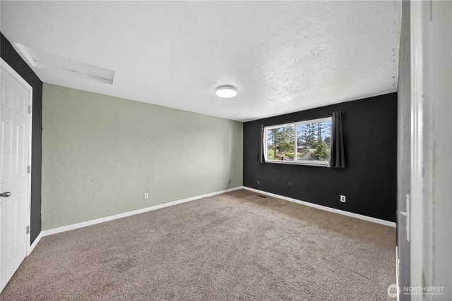 945 Walker Avenue, Oak Harbor, WA 98277