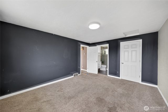 945 Walker Avenue, Oak Harbor, WA 98277