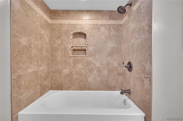 120 Nantucket Drive East, Cheektowaga, NY 14225
