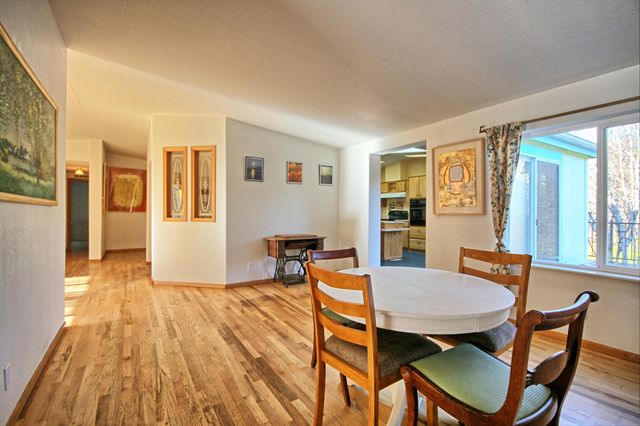 8060 Upper Applegate Road, Jacksonville, OR 97530