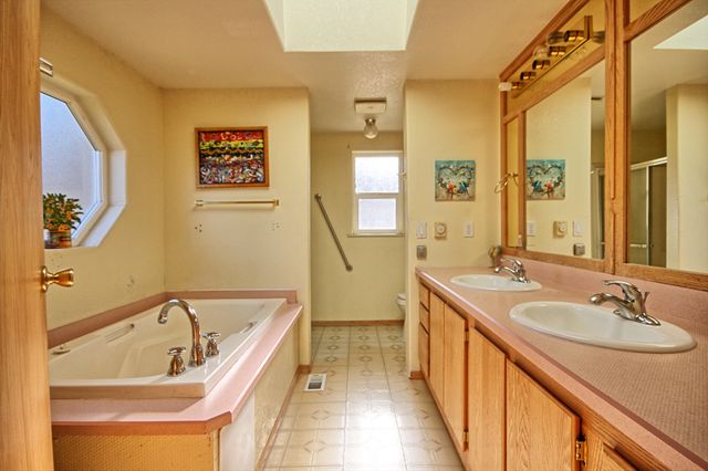 8060 Upper Applegate Road, Jacksonville, OR 97530