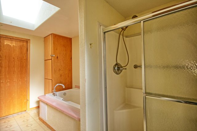 8060 Upper Applegate Road, Jacksonville, OR 97530