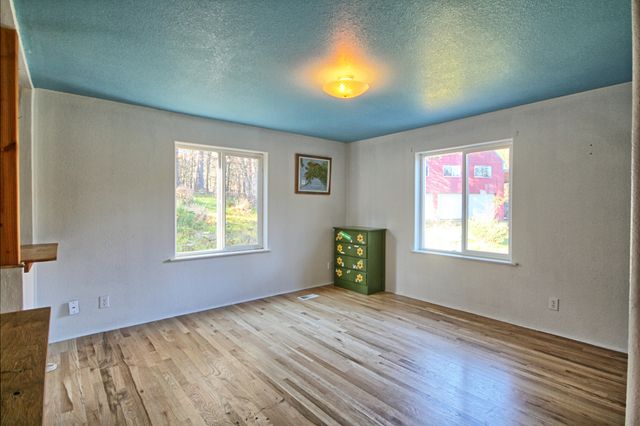 8060 Upper Applegate Road, Jacksonville, OR 97530