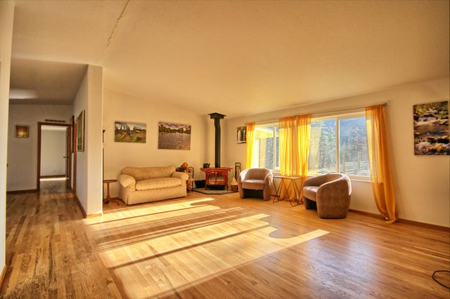 8060 Upper Applegate Road, Jacksonville, OR 97530