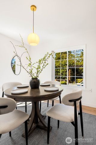 715 NE 60th Street, Seattle, WA 98115