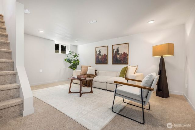 715 NE 60th Street, Seattle, WA 98115