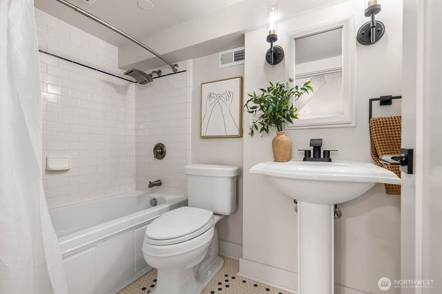 715 NE 60th Street, Seattle, WA 98115