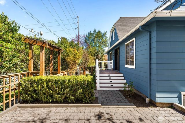 715 NE 60th Street, Seattle, WA 98115