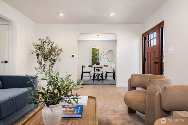 715 NE 60th Street, Seattle, WA 98115