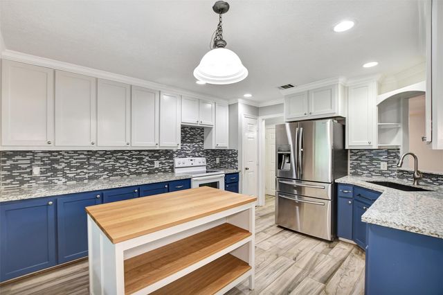 22806 Lantana Drive, Magnolia, TX 77355