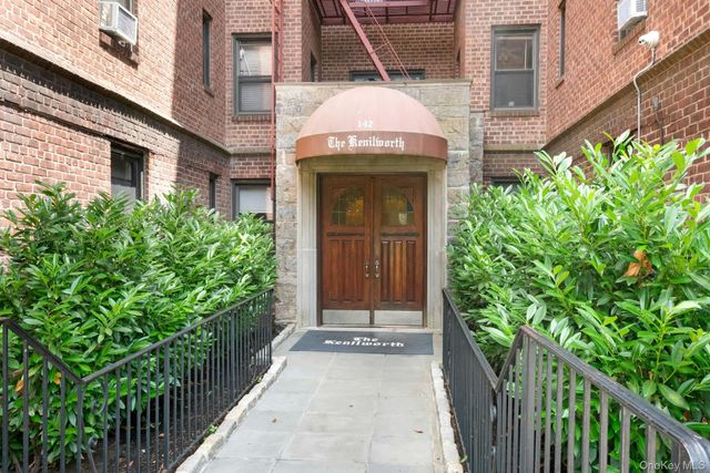 142 Garth Road 2S, Scarsdale, NY 10583