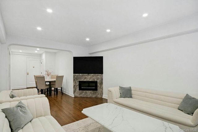142 Garth Road 2S, Scarsdale, NY 10583