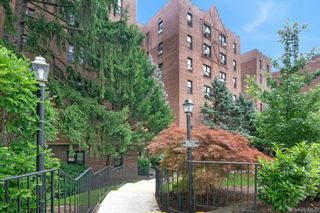 142 Garth Road 2S, Scarsdale, NY 10583
