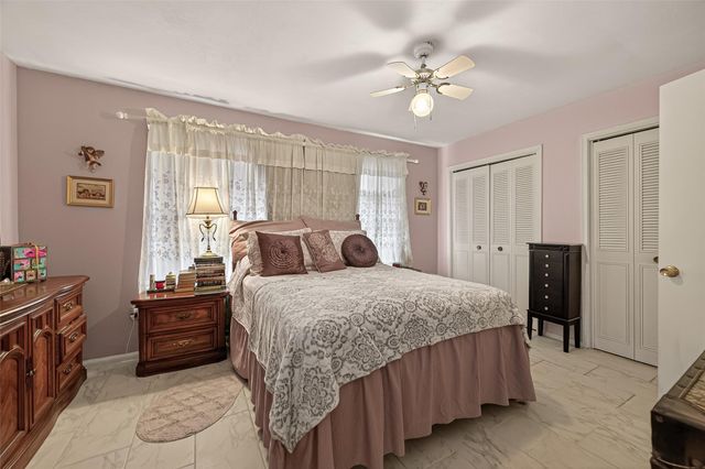 7600 Burgoyne Road 251, Houston, TX 77063