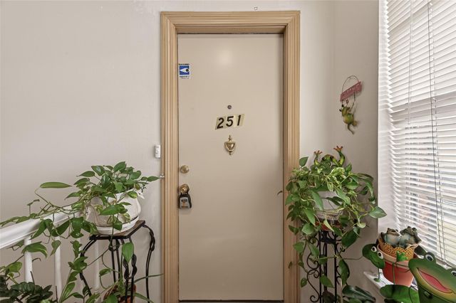 7600 Burgoyne Road 251, Houston, TX 77063