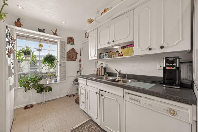 7600 Burgoyne Road 251, Houston, TX 77063