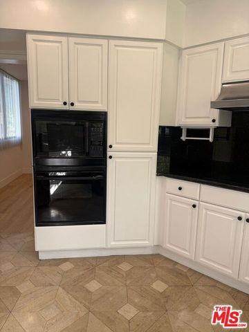 223 S Lasky Drive, Beverly Hills, CA 90212